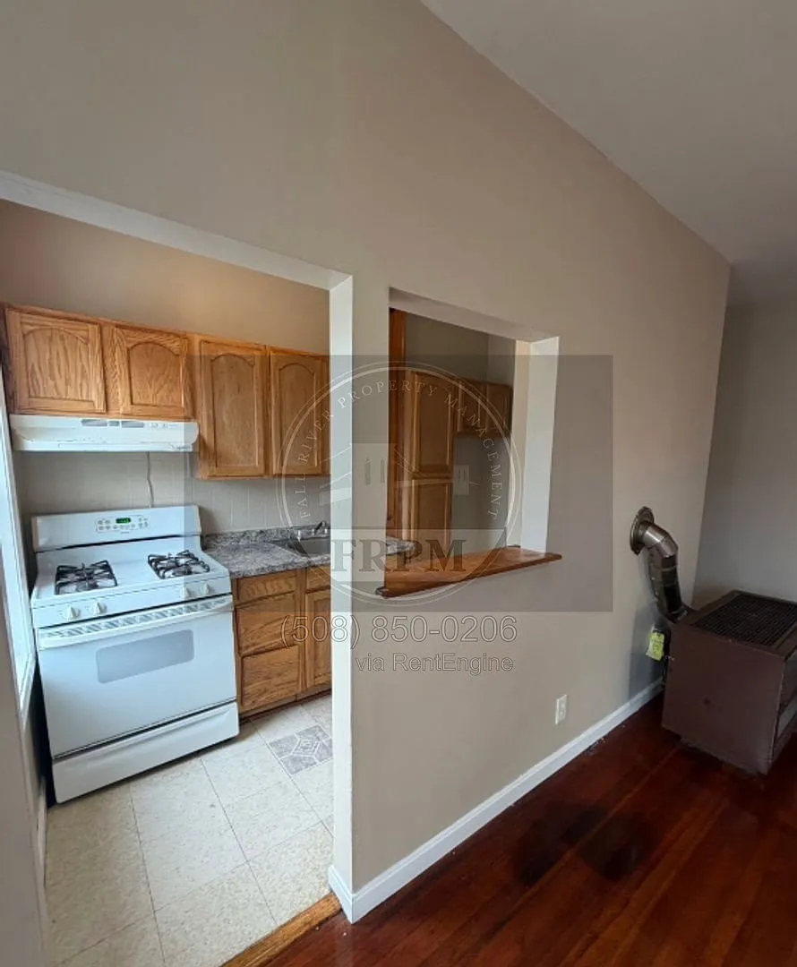 3 bed, 1.0 bath, $1,450 — Photo 3