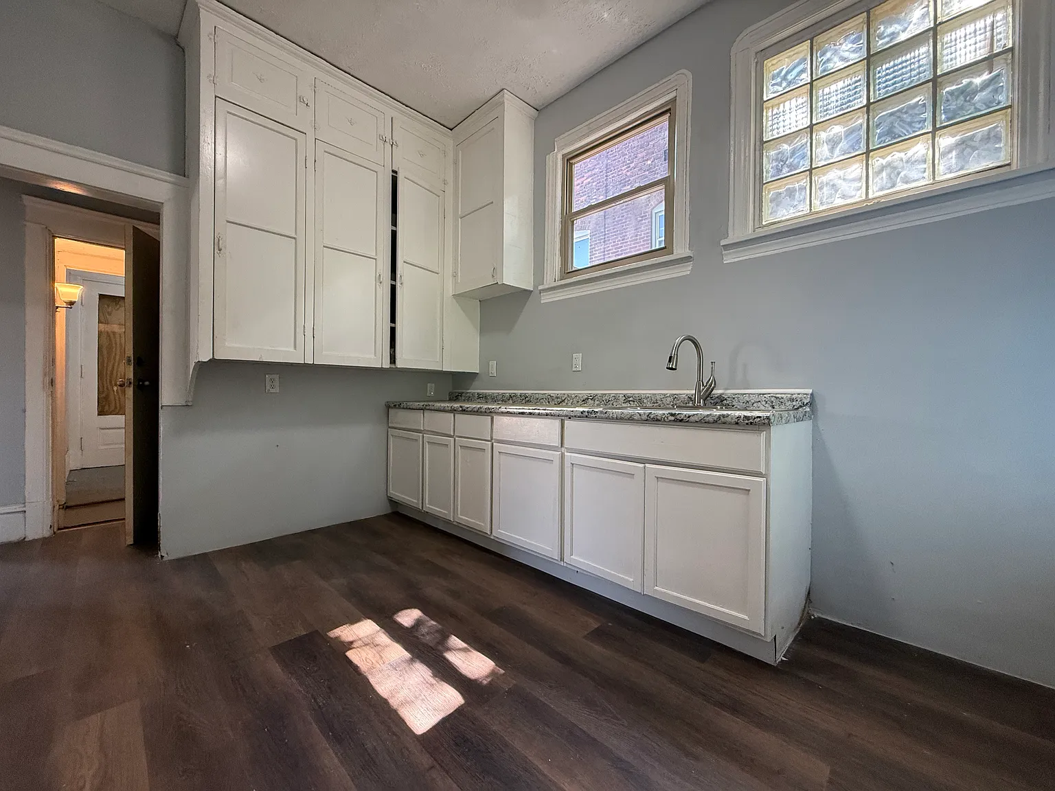 2 bed, 1321 sqft, $1,460 — Photo 4