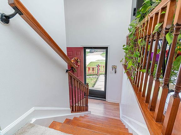 2nd image of 109 Carriage Hill Dr