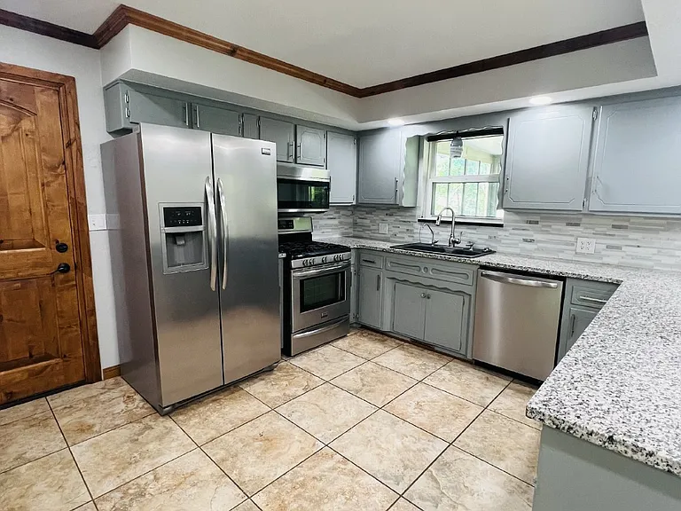 3615 N Grant St — Photo 6