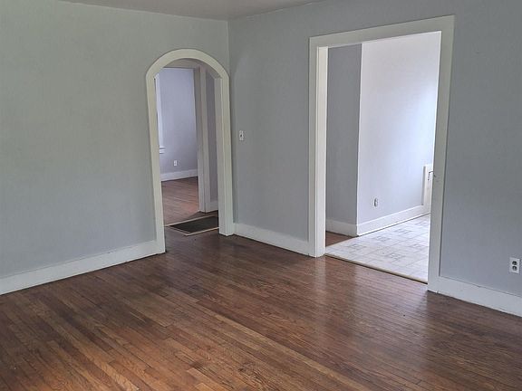 4th image of 1314 Wellman Ave NE