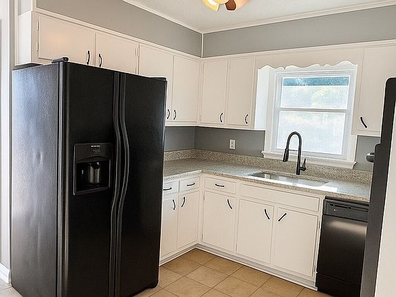 4th image of 4500 Cemetary St