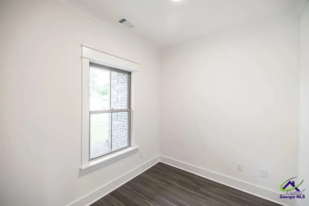 3 bed, 1676 sqft, $2,200 — Photo 1