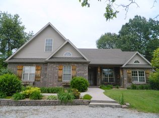 8639 W Serenity Ln, Springfield, MO 65802