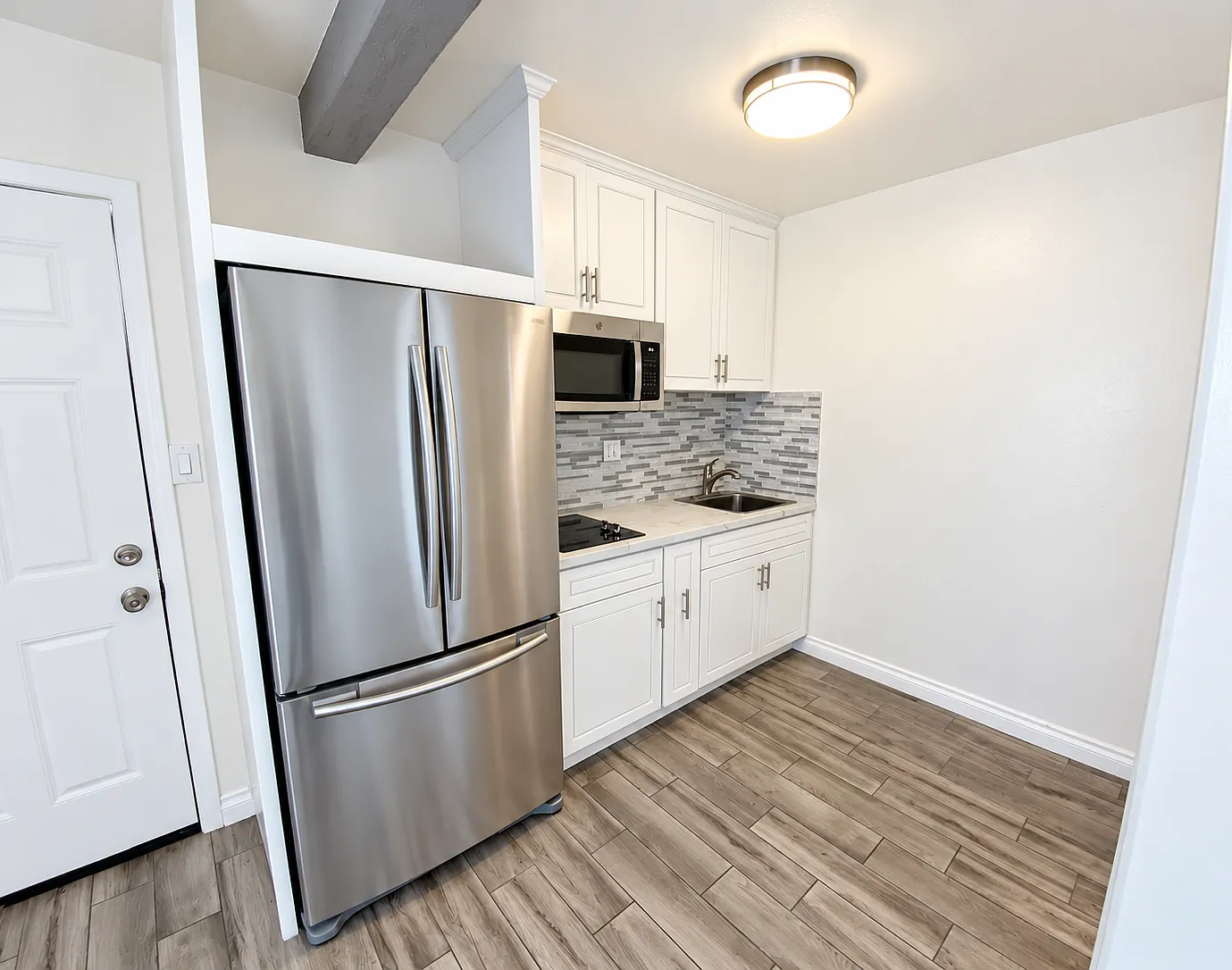Studio, 350 sqft, $1,600 — Photo 3