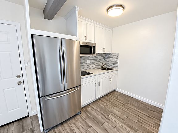 3rd image of 3722 Bancroft Dr