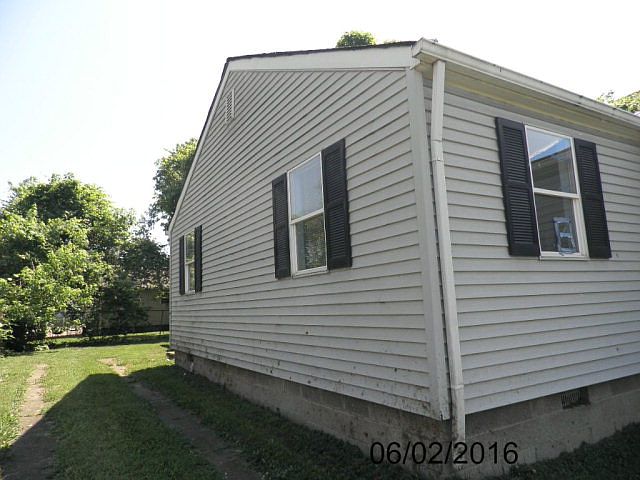 2nd image of 611 Pike St