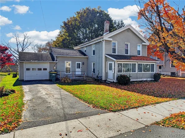 77 Lake St, Perry, NY 14530
