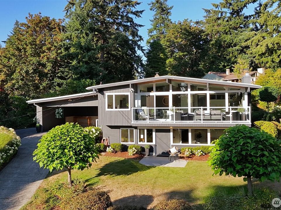1st image of 11808 Marine View Drive SW