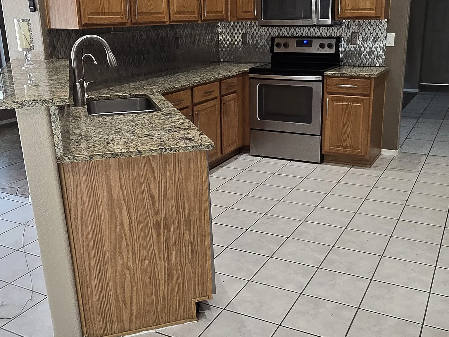 3 bed, 1772 sqft, $2,500 — Photo 4