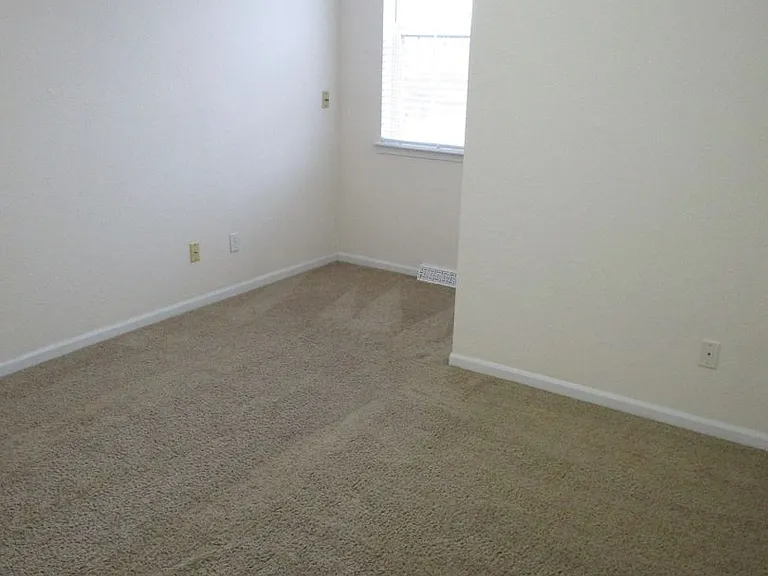 4402 - 4404 Jeana Court — Photo 29