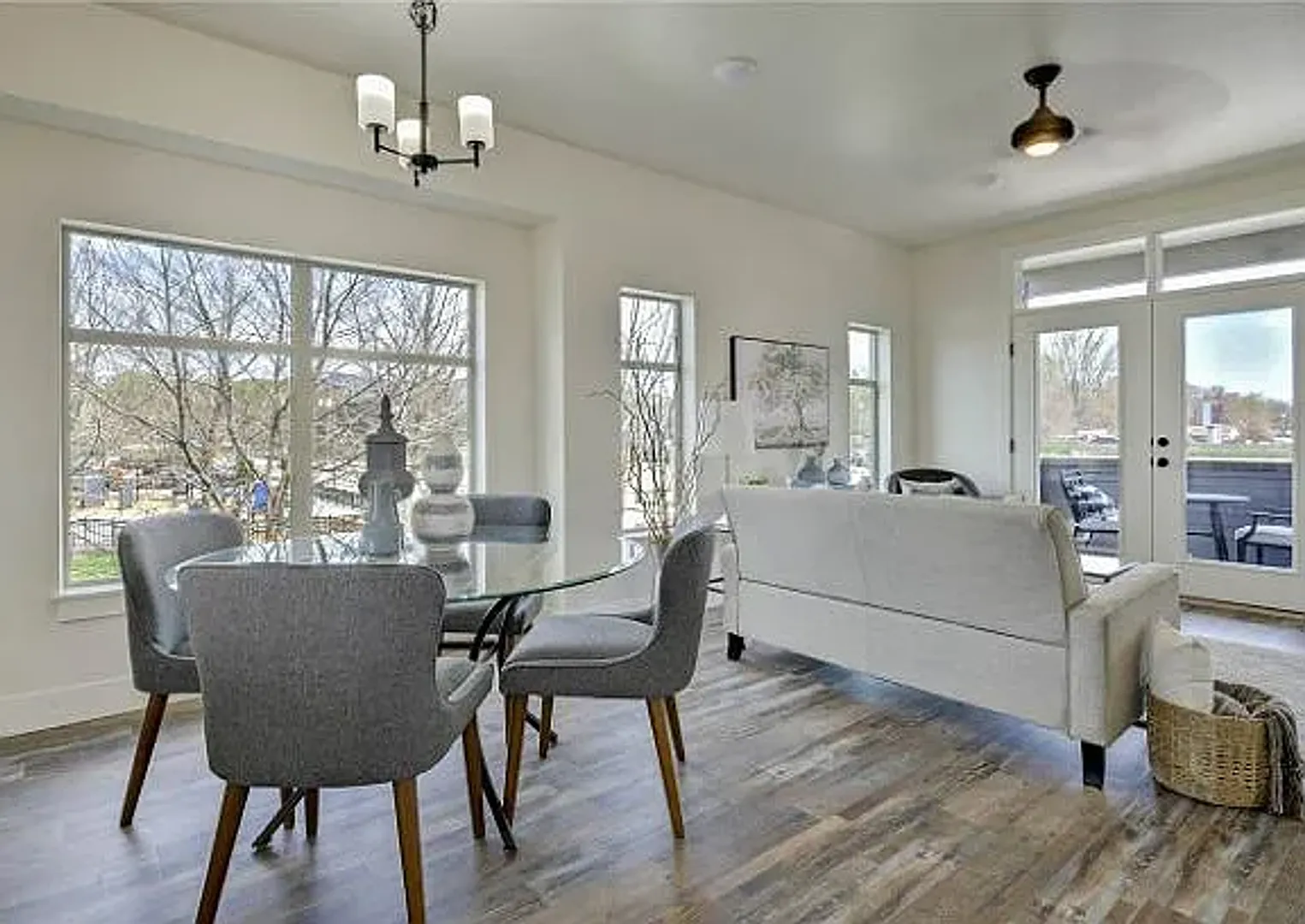 3bed/3.5bath Townhome, all appliances included, 2 car garage — Photo 3