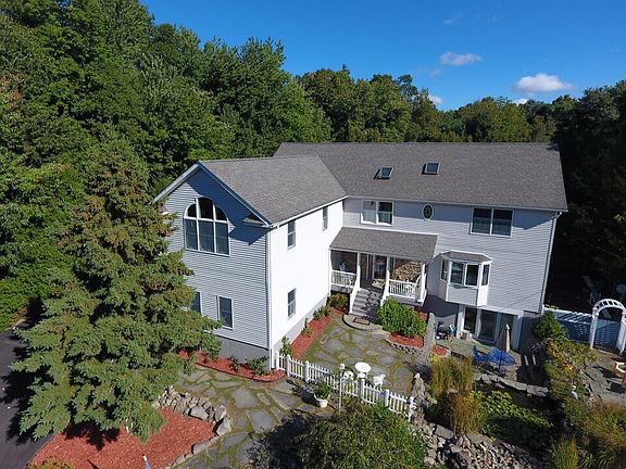 2nd image of 5 Toms Ln