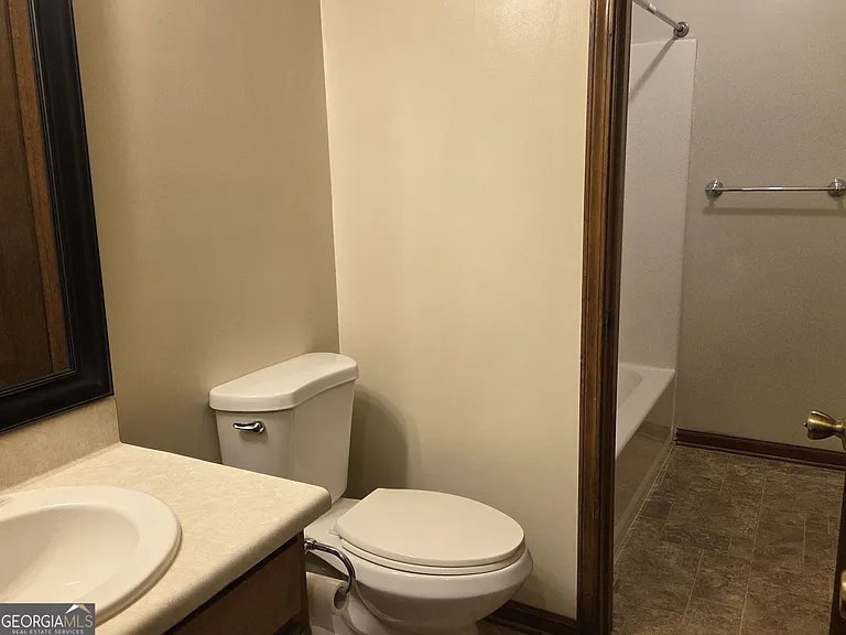 8437 Pineland Dr — Photo 13