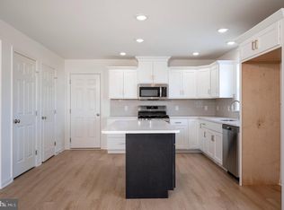 322 Reserve Ln, Mechanicsburg, PA 17050