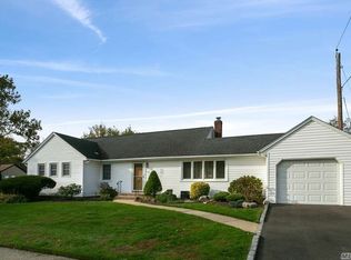 774 Preston Rd, East Meadow, NY 11554