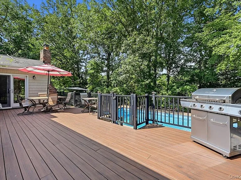 20 Williamsburg Dr — Photo 31