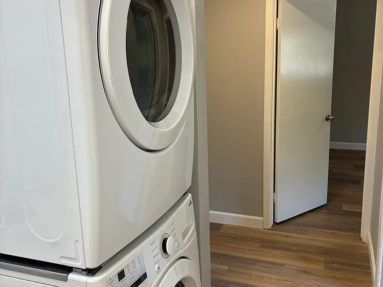 828 D St — Photo 25