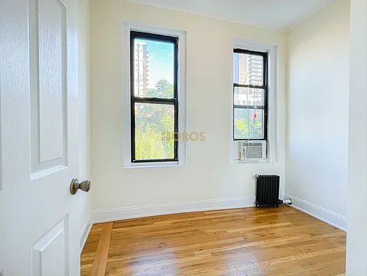 Rented by City Connections Realty | media 10