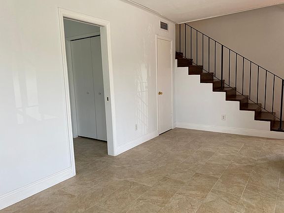 3rd image of 2301 NE 170th St Unit 7