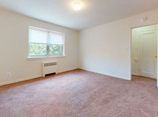 81 Arlo Rd APT 1B, Staten Island, NY 10301