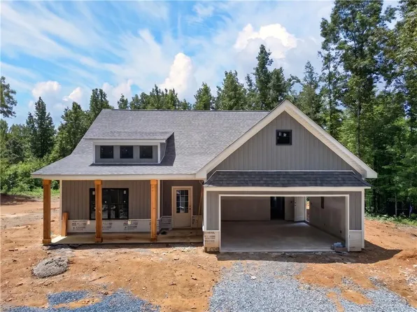 457 Relay Rd, Silver Creek, GA 30173