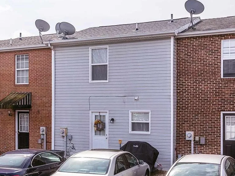 1246 Goldfinch Dr #B — Photo 14