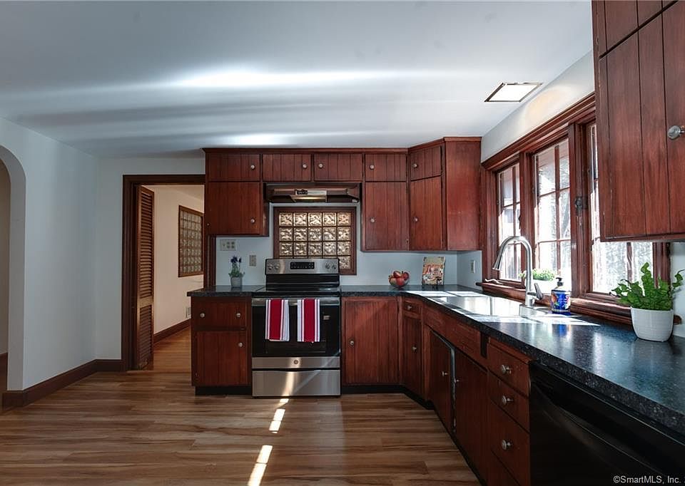 2nd image of 175 Child Hill Rd