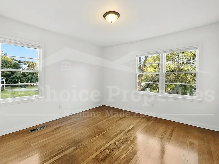 932 Five Mile Rd — Photo 13