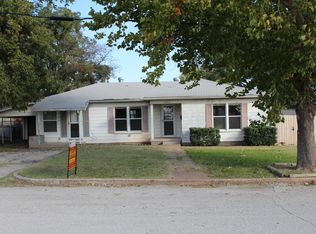 1002 E Gilbert St, Henrietta, TX 76365