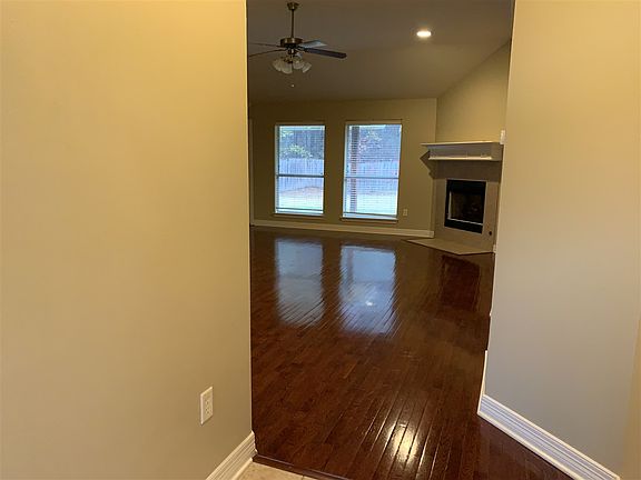 2nd image of 104 Canvasback Ln
