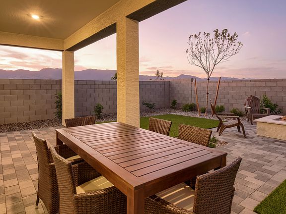 COVERED BACK PATIO