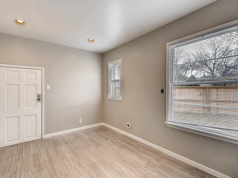 405 Quentin Dr — Photo 22