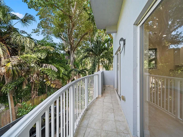 2951 Virginia St — Photo 12