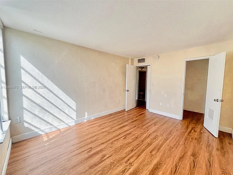 8870 Fontainebleau Blvd #409 — Photo 31