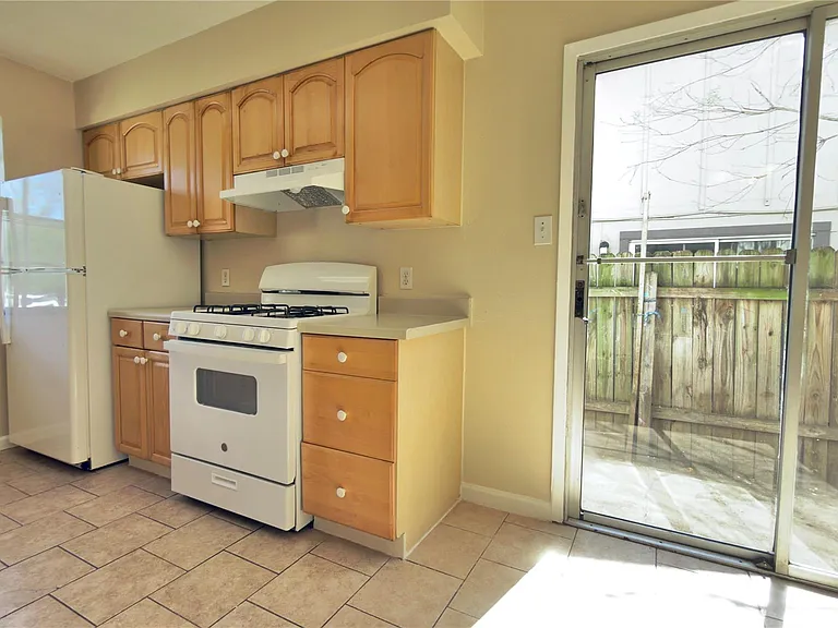 10708 Lanshire Dr #A — Photo 4