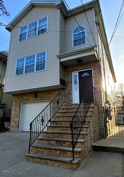 1st image of 12 Halleck St