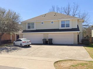 Townhome-Style Duplex Near Campus with Community Pool & Private Yard!, Waco, TX 76706