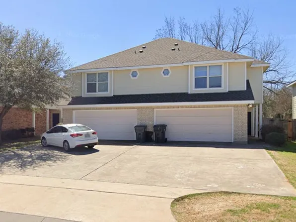 Townhome-Style Duplex Near Campus with Community Pool & Private Yard!, 2530 Pascal Ct #49d1c9a69, Waco, TX 76706