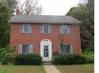 1221 E 7th St, Alton, IL 62002