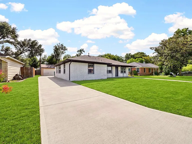 1202 Dogwood Dr — Photo 8