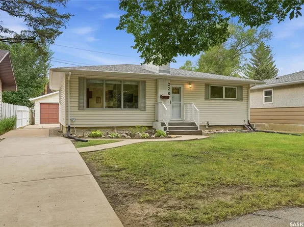 220 FRONTENAC DRIVE, Regina, SK S4S 3B5