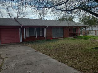 2706 Bois D Arc St, Commerce, TX 75428