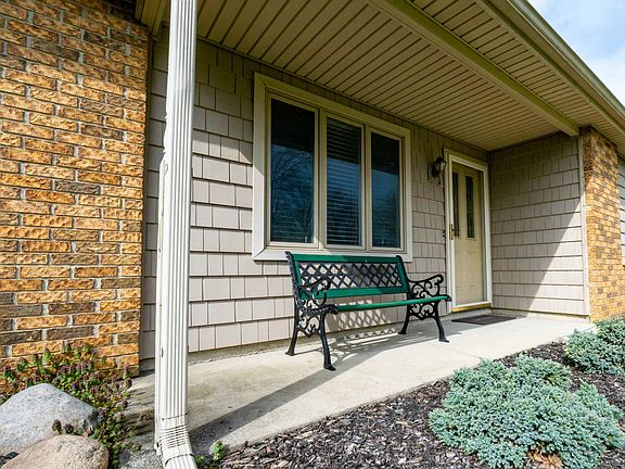 4th image of 6925 Ordway Dr