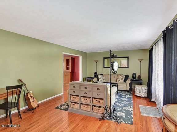 5th image of 28 Tracy Drive