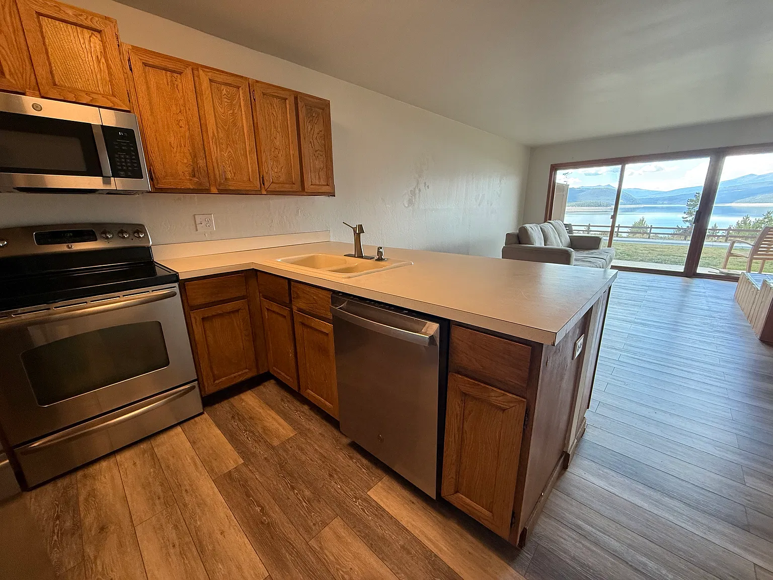 1 bed, 854 sqft, $2,600 — Photo 3