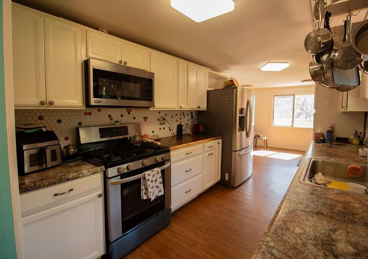 Century 21 Gold Rush - 2 bed, 2 bath (North Pole) — Photo 2