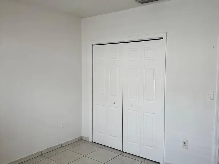 3431 SW 14th St #3433 — Photo 10