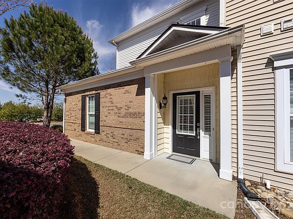 2nd image of 44449 Oriole Dr Unit 203