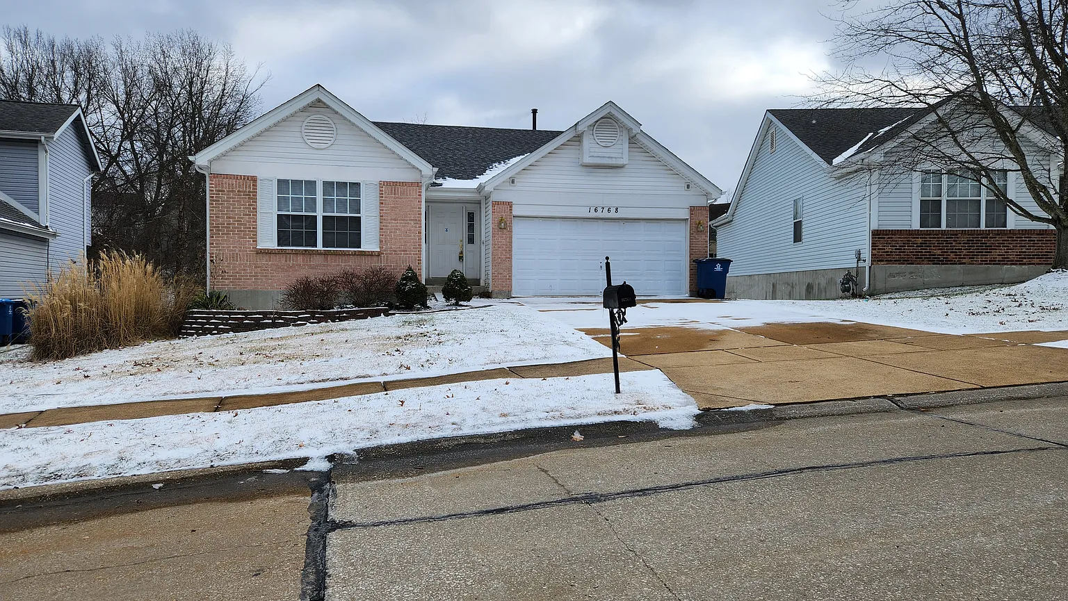 16768 Hickory Crest Dr photo 1